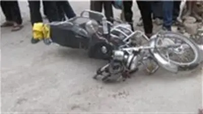 مصرع شاب في تصادم بين موتوسيكل وتروسيكل على طريق رئيسي بالعياط