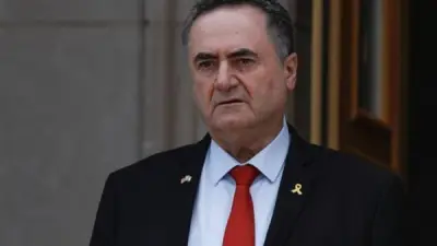 وزير الدفاع الإسرائيلي يتوعد نعيم قاسم: سيدفع الثمن بفقدان الأراضي ورأسه