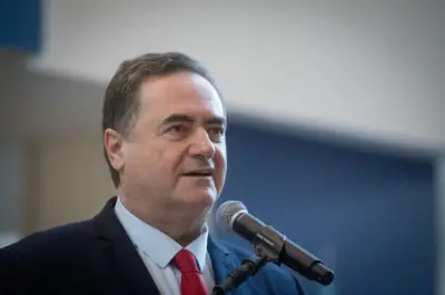 وزير الدفاع الإسرائيلي يؤكد دعمه لجهود ترامب بشأن إيران ويستعد لجميع السيناريوهات