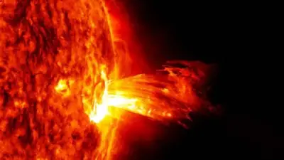 انفجار شمسي نادر يوثقه مراقب فلكي.. مشهد مذهل يكشف عنف نجمنا