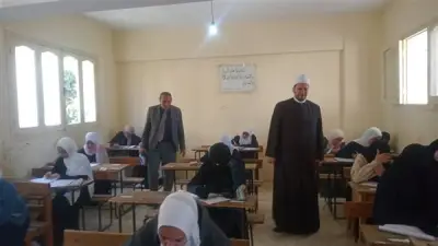 رئيس منطقة الإسكندرية الأزهرية يتفقد انطلاق امتحانات النقل الثانوي في معاهد العامرية