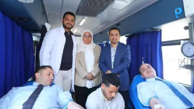 محافظ دمياط ونائبه يشاركان في الحملة القومية للتبرع بالدم لإنقاذ الأرواح