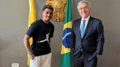 السفير البرازيلي في مصر يستقبل نجم الزمالك خوان بيزيرا لتعزيز العلاقات الثنائية