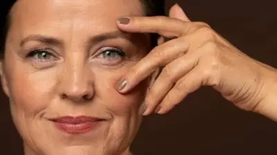 زيت الجوجوبا: سر طبيعي لحماية البشرة من التجاعيد وعلاج علامات الشيخوخة