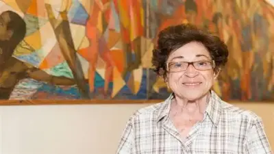 التنسيق الحضاري يوثق مسيرة الفنانة التشكيلية جاذبية سري ضمن مشروع «عاش هنا»