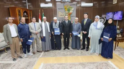 تسليم عقود تقنين أراضي الدولة لواضعي اليد بالمنوفية