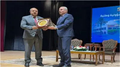 جامعة قناة السويس تكرّم رئيس شركة القناة لتوزيع الكهرباء لجهوده في دعم التنمية