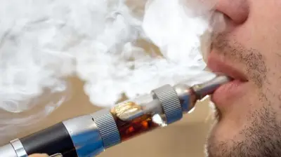 خبير صدرى يحذر: السجائر الإلكترونية 