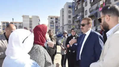 محافظ بورسعيد يتفقد حملة نظافة الفيروز ويوجه بدراسة إنشاء مسجد للمواطنين