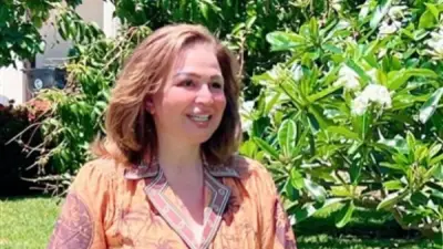 سعر فستان إلهام شاهين في أمريكا يثير الجدل.. صور