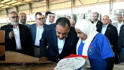 رئيس الوزراء يفتتح مصنع بوريكس للزجاج في السخنة الصناعية