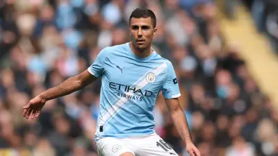 رودري يثير القلق بتصريحات حول مسيرته وازدحام المباريات