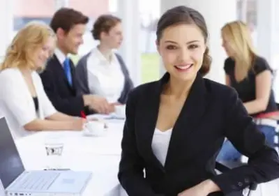 المرأة لا تطلب فرصة بل تصنعها: كيف غيرت الكفاءة قواعد اللعبة في سوق العمل