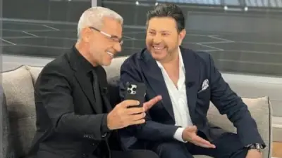 مصطفى الأغا يطمئن الجمهور على صحة هاني شاكر بعد تحسن حالته