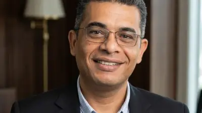 محافظ البحر الأحمر يطلق منظومة رقمية للقضاء على المخلفات بالغردقة