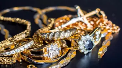 أسعار الذهب تتجه لأول خسارة أسبوعية منذ شهر.. هل تنتهي موجة المكاسب؟