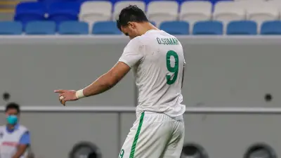 عمر السومة يهدر أغرب فرصة في الدوري السعودي أمام المرمى الخالي
