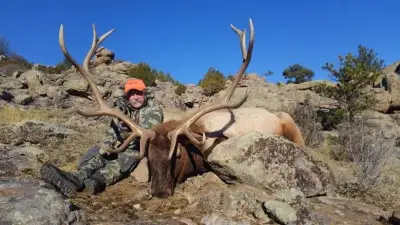 مصرع مليونير أمريكي دهسًا تحت أقدام الأفيال في رحلة صيد بالجابون