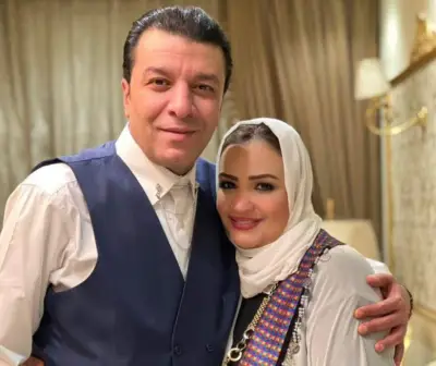 مصطفى كامل يحتفل بذكرى زواجه برسالة رومانسية لزوجته