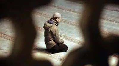 حكم جمع العصر مع الجمعة للمسافر.. عطية لاشين يوضح