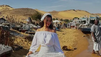 رانيا منصور تخطف الأنظار بإطلالة صيفية ساحرة من أسوان