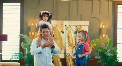 طعمتها زين يمزج بين بهجة الصيف ودفء الأبوة في أحدث أعماله فيديو