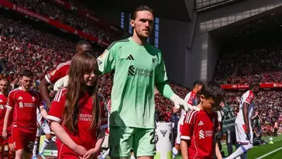 هدف مثير للجدل من كريستال بالاس في شباك ليفربول بعد إصابة الحارس