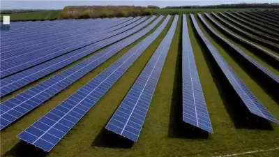 كيف نضاعف إنتاج الكهرباء من الشمس دون تكلفة إضافية؟ أستاذ يجيب