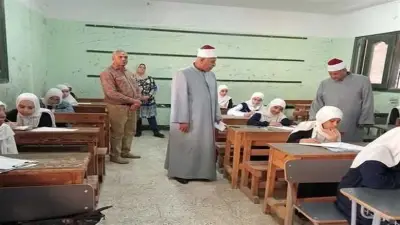طلاب الصف الثاني الثانوي الأزهري يؤدون امتحاني النحو والتوحيد اليوم