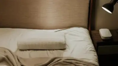 وسادة يابانية ذكية تغيّر وضعية النوم تلقائياً لاستيقاظ أكثر راحة