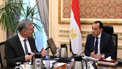 مدبولي يتابع مع وزير البترول خطط تأمين احتياجات السوق من الغاز والوقود