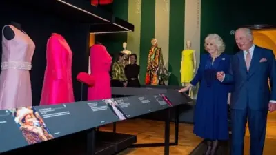 العائلة المالكة البريطانية تحيي الذكرى المئوية لميلاد الملكة إليزابيث