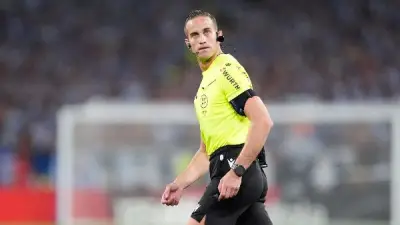 صافرة إسبانية تضبط إيقاع القمة.. روخاس يدير مواجهة الحسم بين الأهلي والزمالك