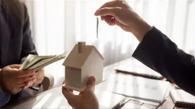 السمسرة في مصر بعد واقعة بواب العمارة والدكتورة: سوق بلا ضوابط يهدد المشترين