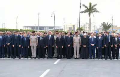 الرئيس السيسي يتقدم مشيعي جنازة اللواء كمال مدبولي بمسجد المشير