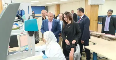 وزيرة الثقافة: معامل الترميم بدار الكتب خط الدفاع الأول عن الذاكرة الوطنية