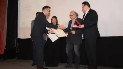 محمد عطية يفوز بجائزة أفضل ديكور عن فيلم الست في مهرجان جمعية الفيلم