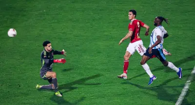 بيراميدز يُسقط الأهلي بثلاثية ويواصل ملاحقة الزمالك على صدارة الدوري
