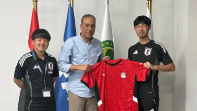 مصطفى عزام يستقبل بعثة منتخب اليابان للناشئين في القاهرة