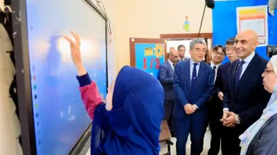 وزير التعليم يصطحب رئيسي جامعة هيروشيما وسبريكس في زيارة لمدرسة الأورمان