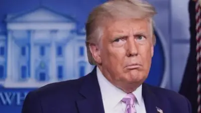 ترامب: إيران أبلغتنا بحالة انهيار وتطلب فتح مضيق هرمز