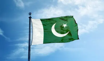 رئيس دفاع الشيوعي الباكستاني: أمننا مع إيران مترابط وحل الأزمات لا يكون إلا عبر الحوار