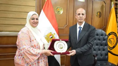 مجلس جامعة بني سويف يكرم دنيا عطوة لحصولها على زمالة ماري كوري الأوروبية