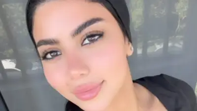 كارولين عزمي تتألق بإطلالة صباحية جديدة من داخل الحديقة