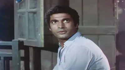 سر قرار أحمد زكي الصادم: لماذا رفض التليفزيون وما حلمه الضائع؟