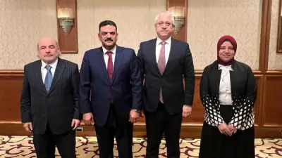 رئيس الثروة المعدنية يبحث فرص التعدين مع شركات تركية في إسطنبول