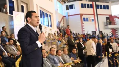 وزير الرياضة يتفقد الصالة المغطاة بالعريش ويشيد بالأنشطة الشبابية