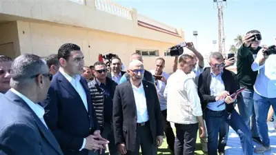 وزير الرياضة ومحافظ شمال سيناء يتفقدان حمام السباحة الأوليمبي باستاد العريش