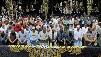 تشييع جنازة طبيب توفي في حريق شقته بكفر الشيخ بعد وفاة نجله بأيام