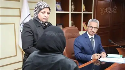 محافظ بني سويف يصرف مساعدات مالية لأرملة وسيدة من الغارمات في اللقاء الأسبوعي